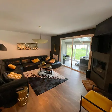 Proche D'ax Les Thermes Detente Et Relaxation Jusqu'a 8 Pers Dans La Maison De Veronique Avec Piscine Terrain De Petanque Et Jacuzzi Villa *